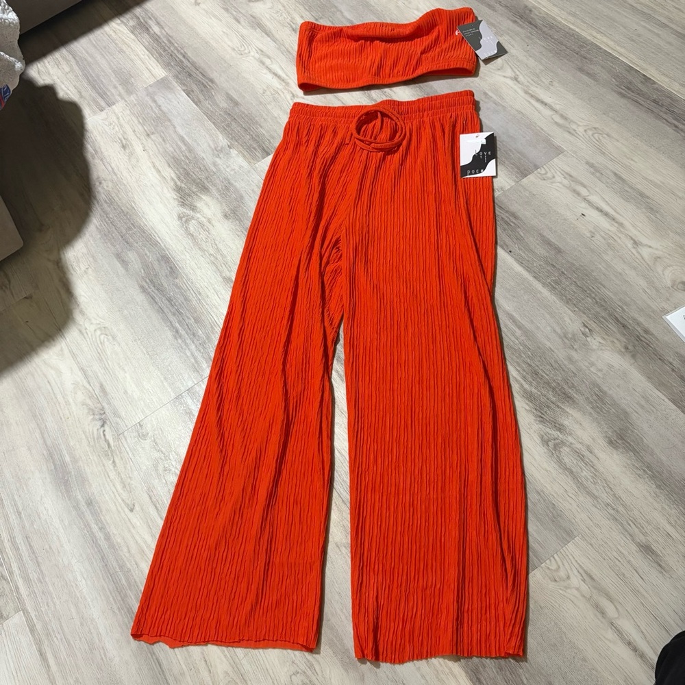 Love Poem by Block Iris-3S 2 Piece Pants Tube Top Set Tomato Red Large NWT
